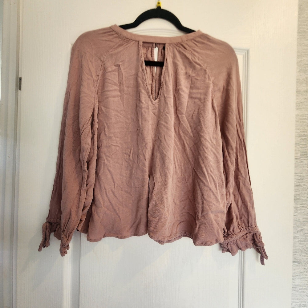 American Eagle Outfitters Dusty Pink Blouse Size M Euc
